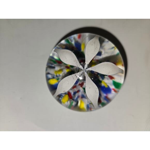 Beautiful Five Petal White Lily Studio Art‎ Paper Weight with Multi Colored Base - Picture 2 of 5